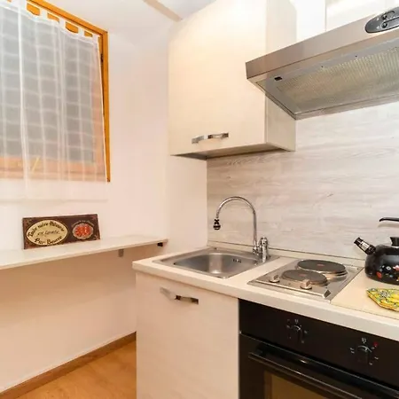 Silenziosa, Nel Verde, Pet Allowed: Golden Home* Apartment *