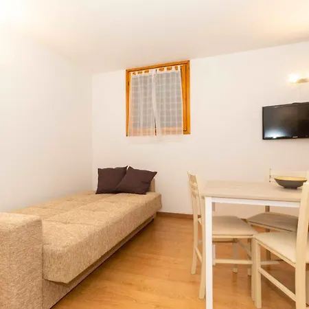 Silenziosa, Nel Verde, Pet Allowed: Golden Home* Appartement